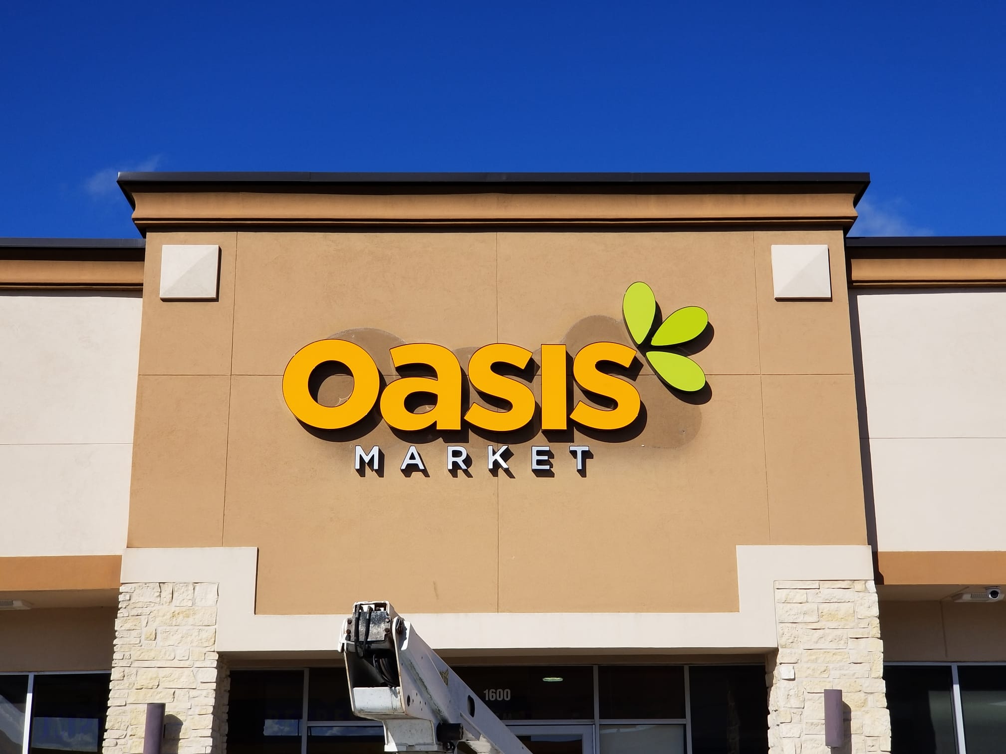 e65e65c5-963b-4728-bba0-7caea6f23e9f